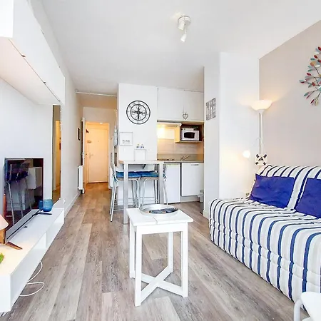1 Bedroom Amazing In Διαμέρισμα Ρουαγιάν