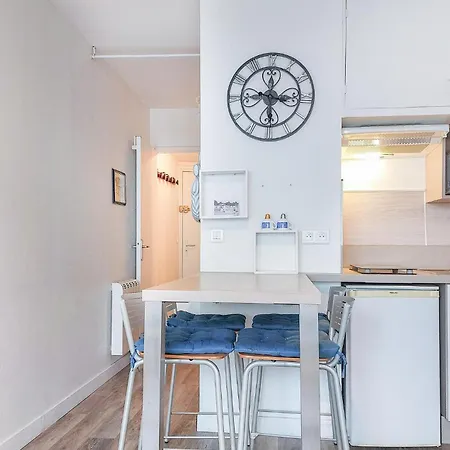 1 Bedroom Amazing In Ρουαγιάν