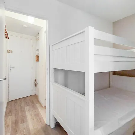 1 Bedroom Amazing In Ρουαγιάν